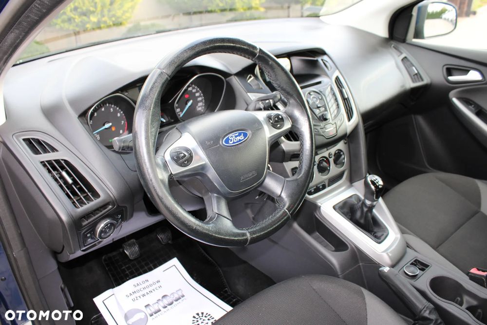 Ford Focus 1.6 Ambiente - 22
