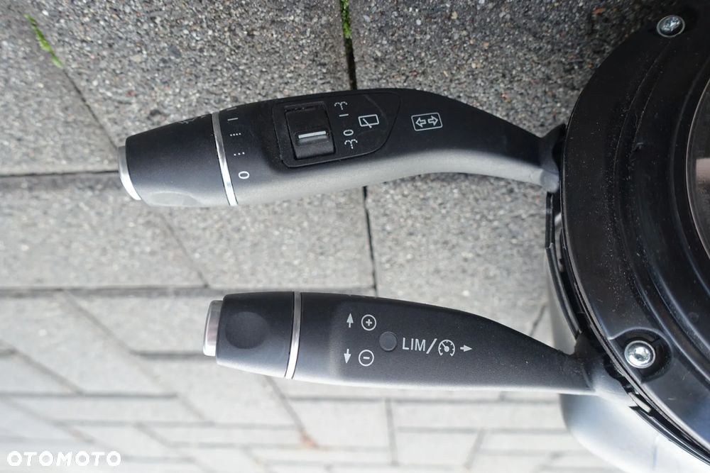 PRZEŁĄCZNIK ZESPOLONY TAŚMA MERCEDES W176 A KLASA 17r. - 2