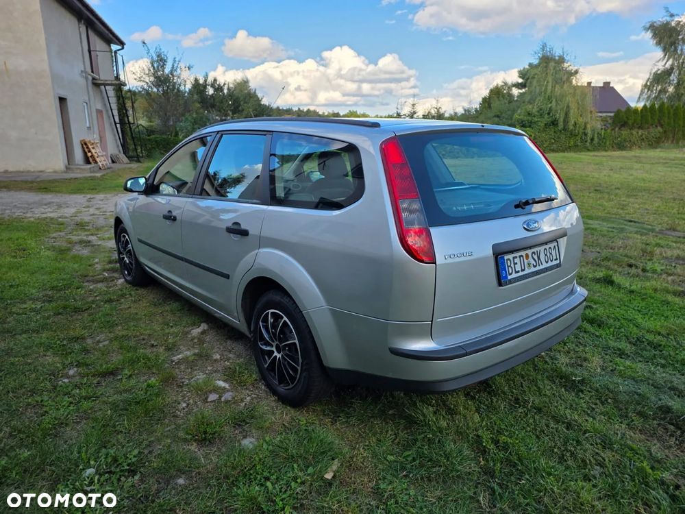 Ford Focus 1.6 16V Ambiente - 26