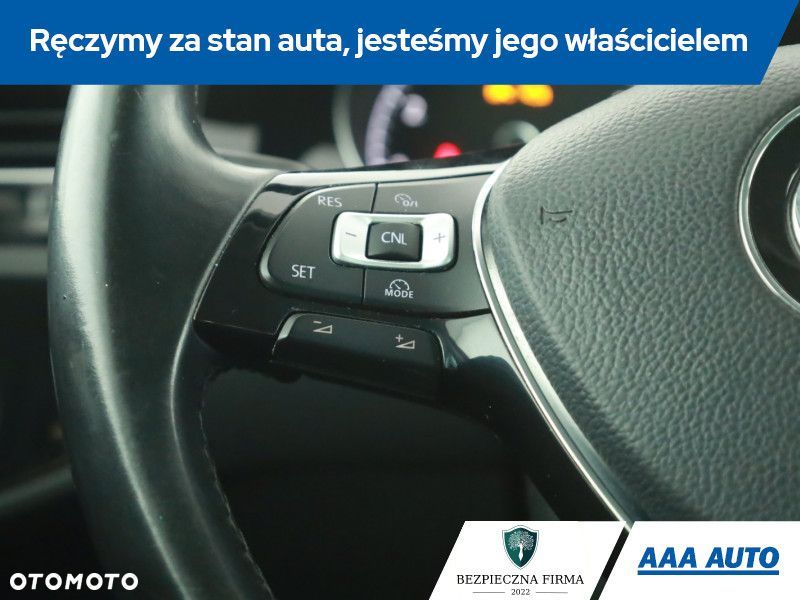Volkswagen Golf - 17