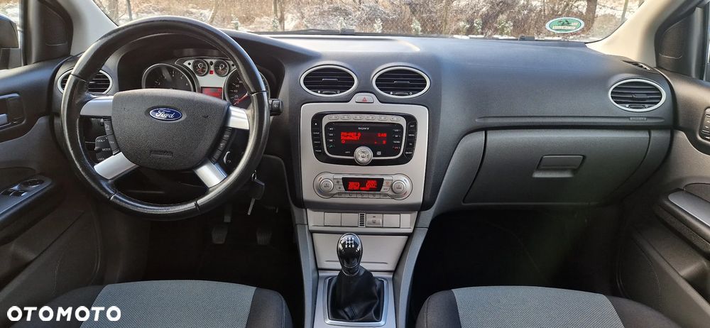 Ford Focus 1.6 16V Style - 8