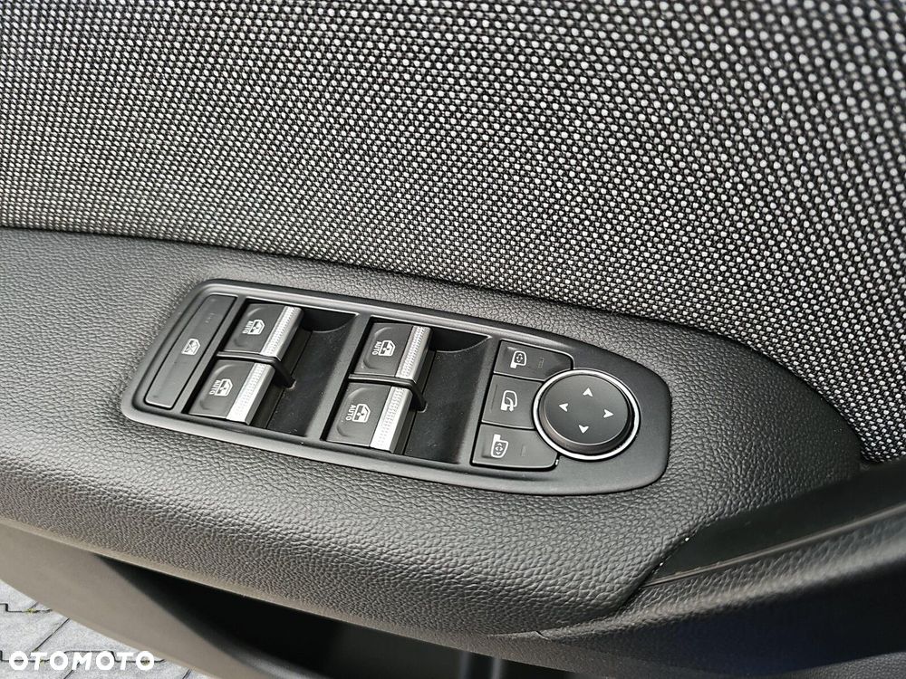 Renault Captur - 19