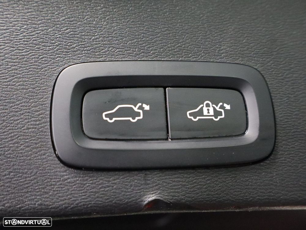 Volvo XC 40 1.5 T4 PHEV Core - 22