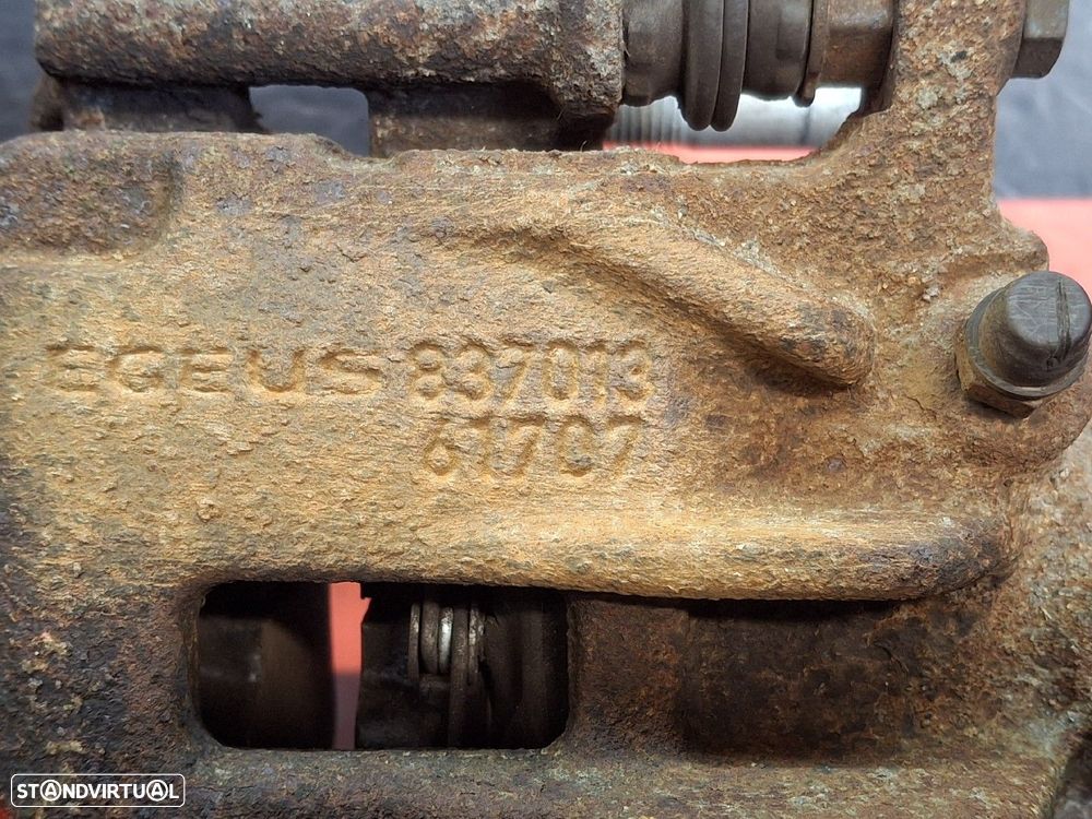 Pinça Travão Trás Esquerda Opel Vivaro B Caixa (X82) - 3