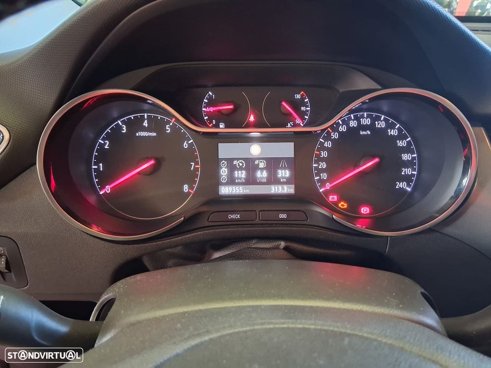 Opel Crossland X - 8