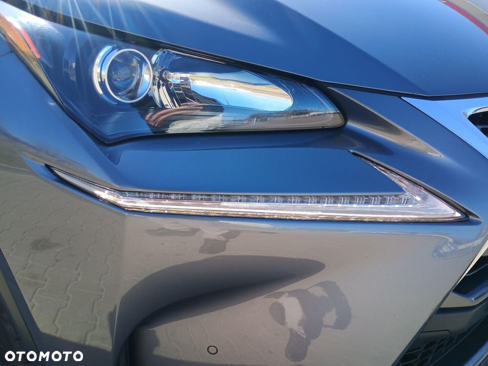 Lexus NX 300h Comfort AWD - 9