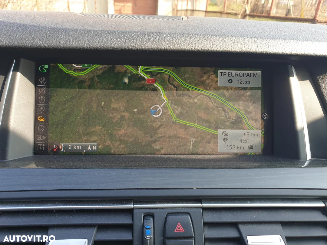 BMW Seria 5 525d xDrive AT - 29
