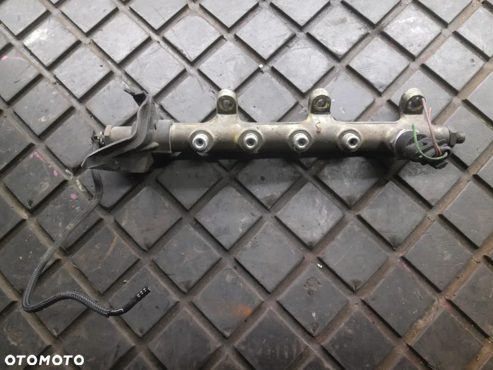 LISTWA WTRYSKOWA KOMPLETNA RENAULT LAGUNA TRAFIC 0445214025 8200023961 - 1