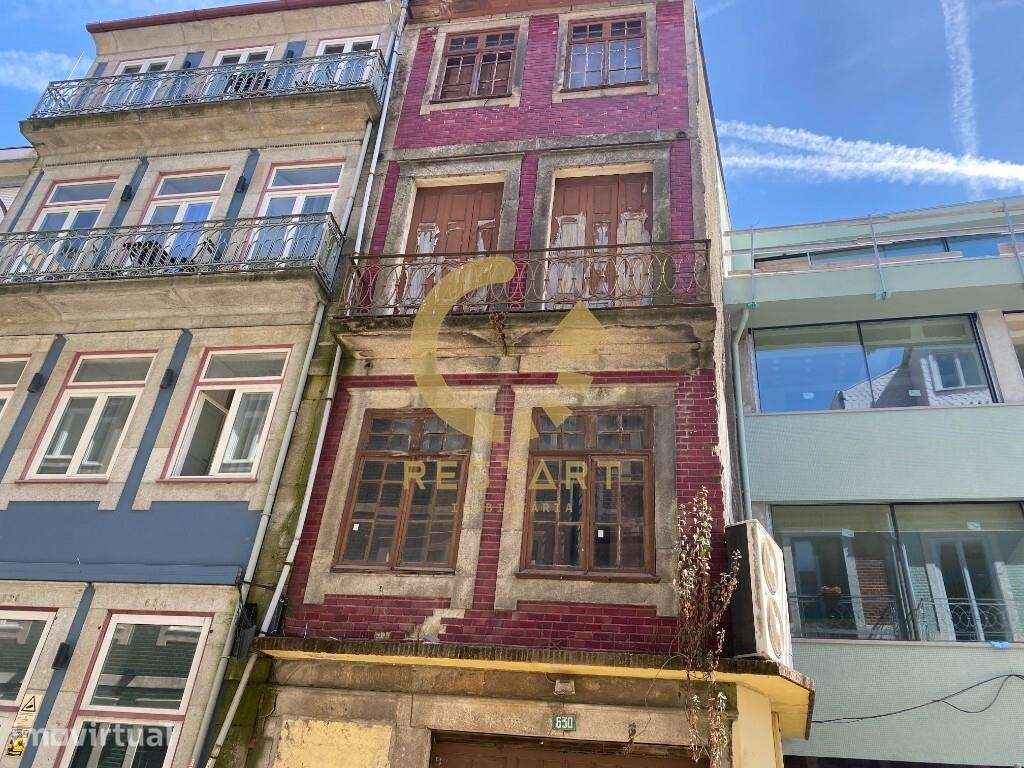 Prédio na Rua do Bonjardim, para reabilitar, com PROJETO APROVADO. - Grande imagem: 2/34