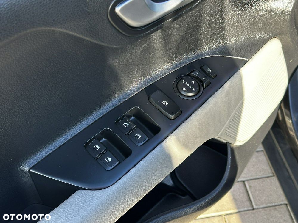 Kia Stonic 1.0 T-GDI 120 Spirit - 32