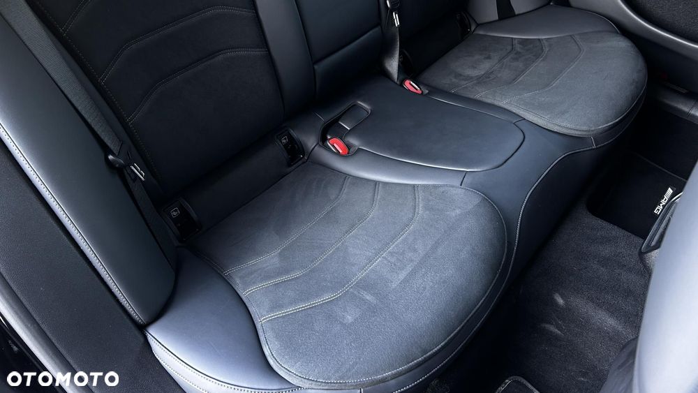 Mercedes-Benz Klasa E - 23