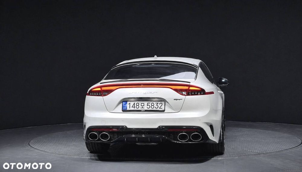 Kia Stinger - 4
