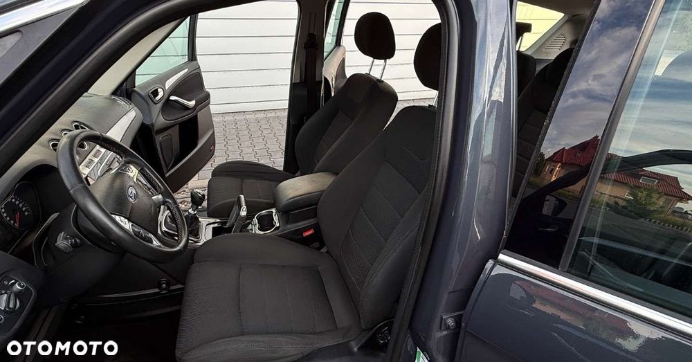 Ford S-Max - 16
