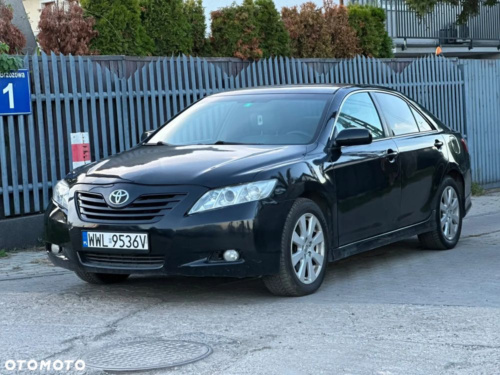 Toyota Camry 2.5 XLE - 1