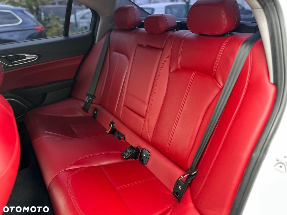 Alfa Romeo Giulia 2.0 Turbo Veloce - 23