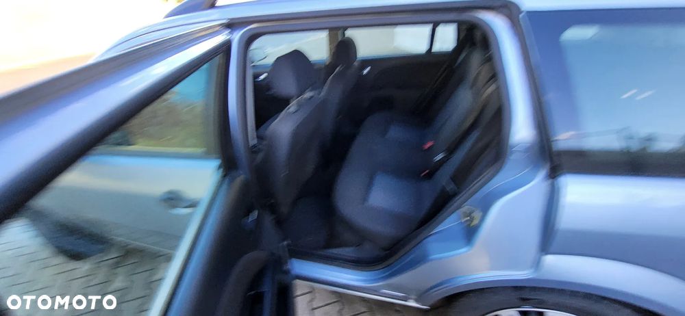 Ford Mondeo 1.8 Ambiente - 11