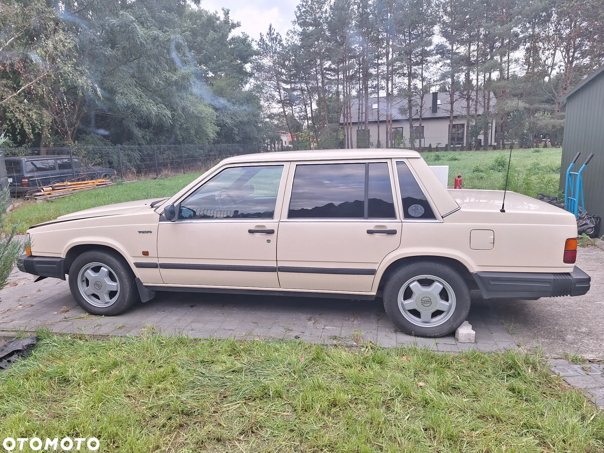 Volvo Seria 700 - 13