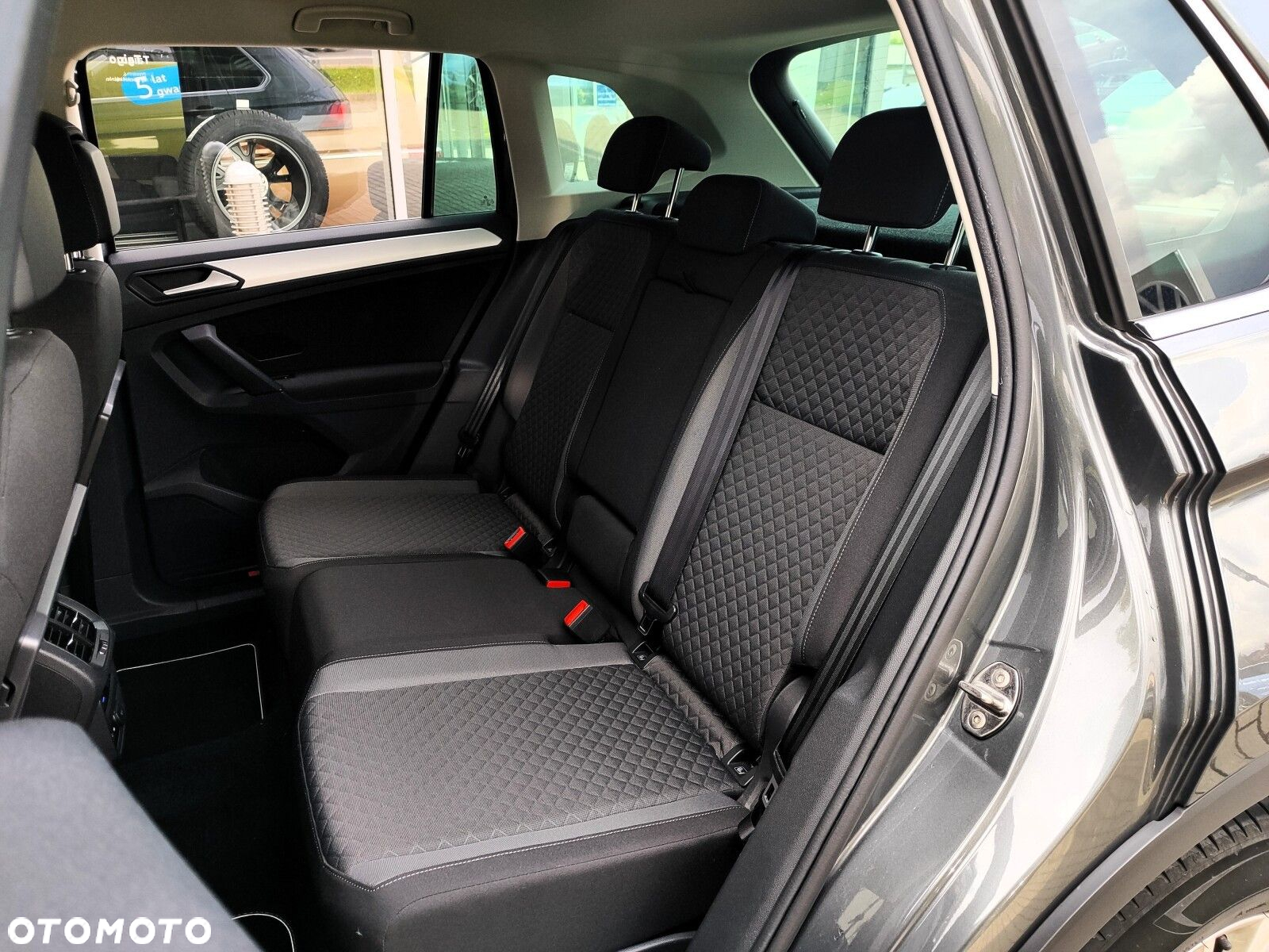 Volkswagen Tiguan - 13