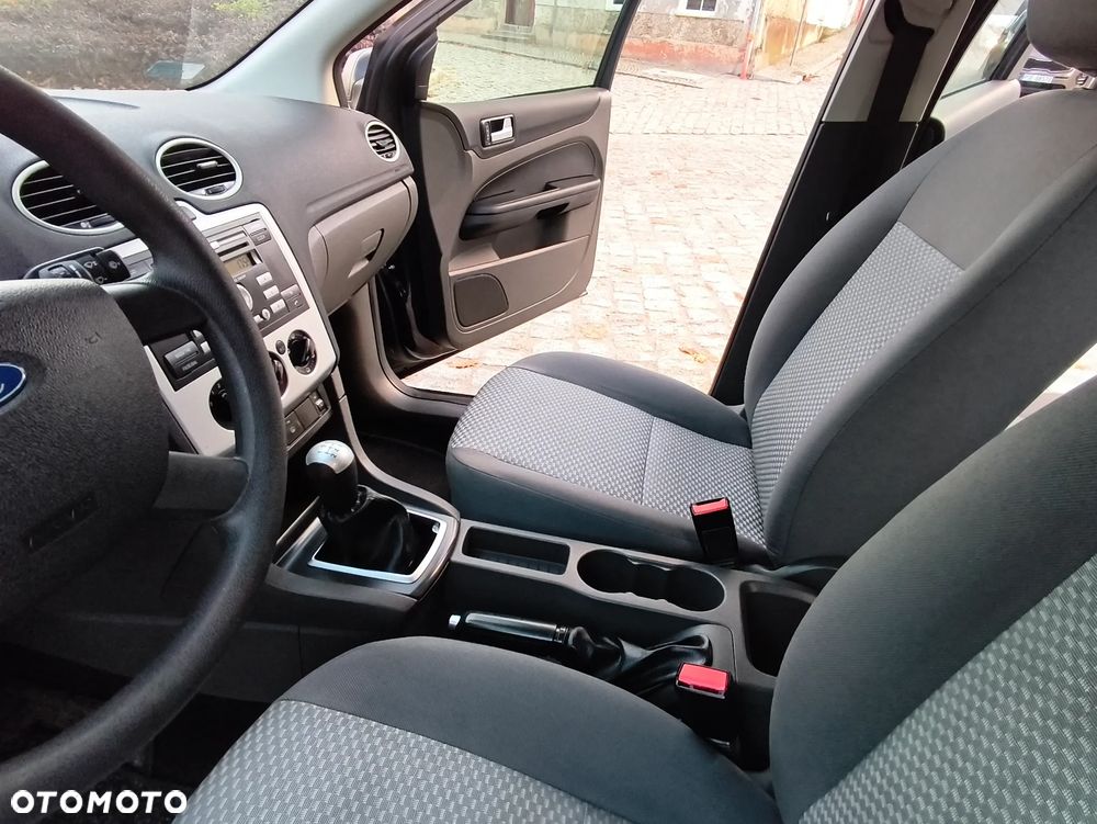Ford Focus - 12