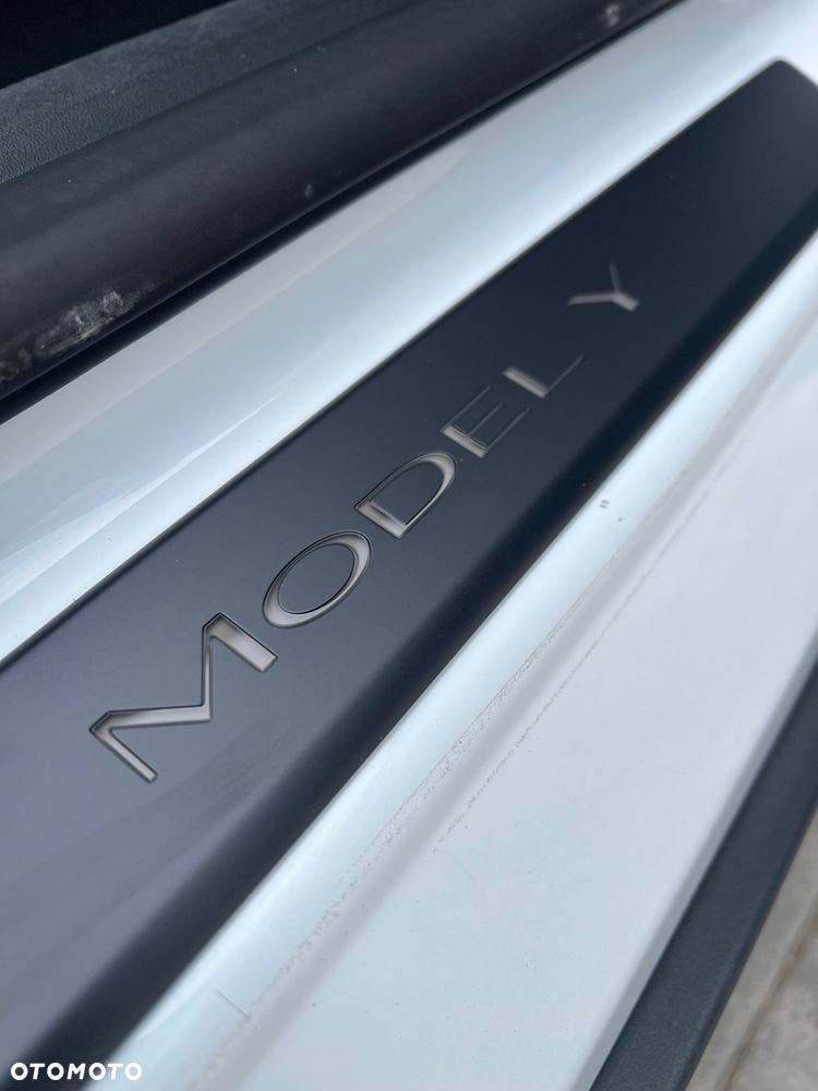 Tesla Model Y Performance AWD - 15