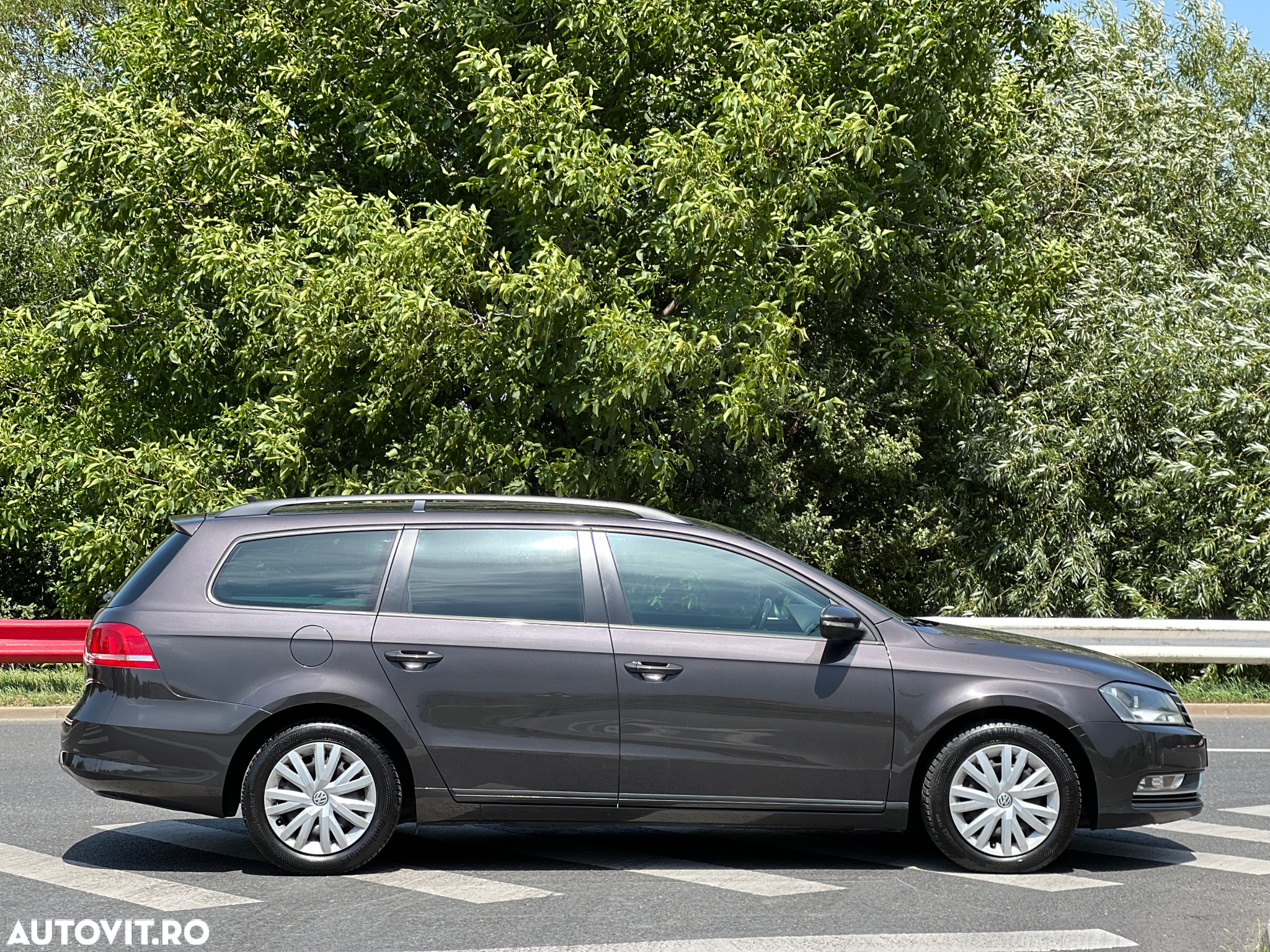 Volkswagen Passat Variant 2.0 TDI Blue TDI DSG Comfortline - 5