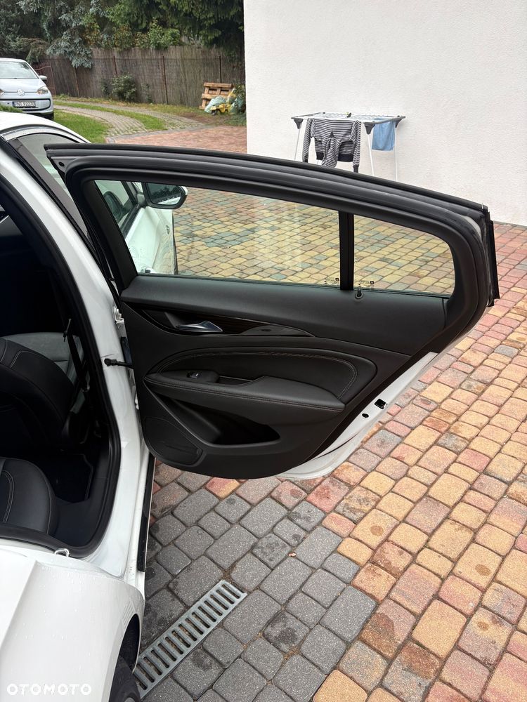 Opel Insignia - 8