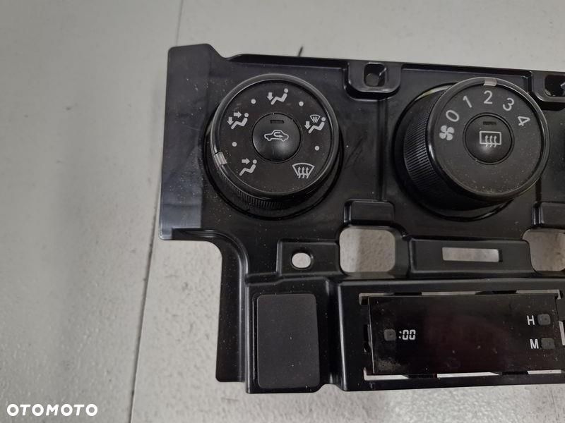 toyota matrix 2 ii e140 panel nawiewu klimatyzacji przełączniki zegarek - 4