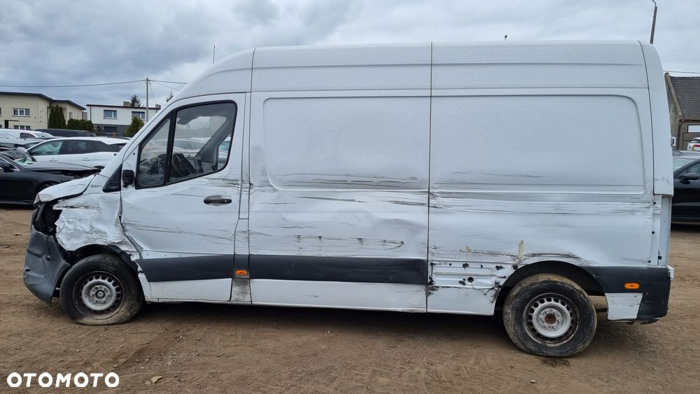 Mercedes-Benz Sprinter - 10