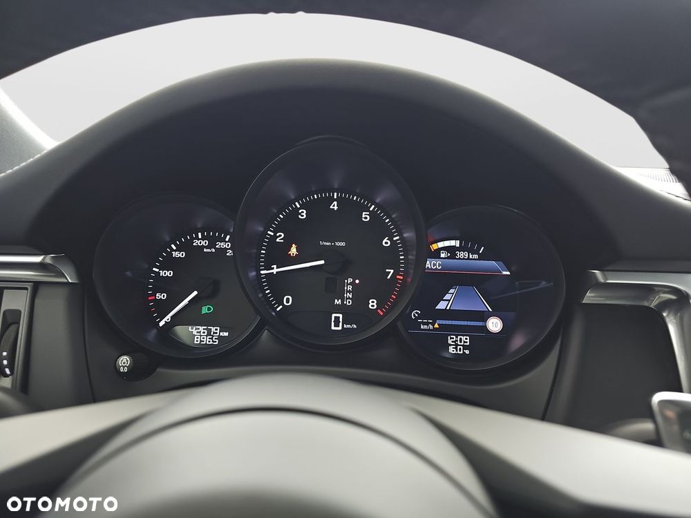 Porsche Macan Standard - 21