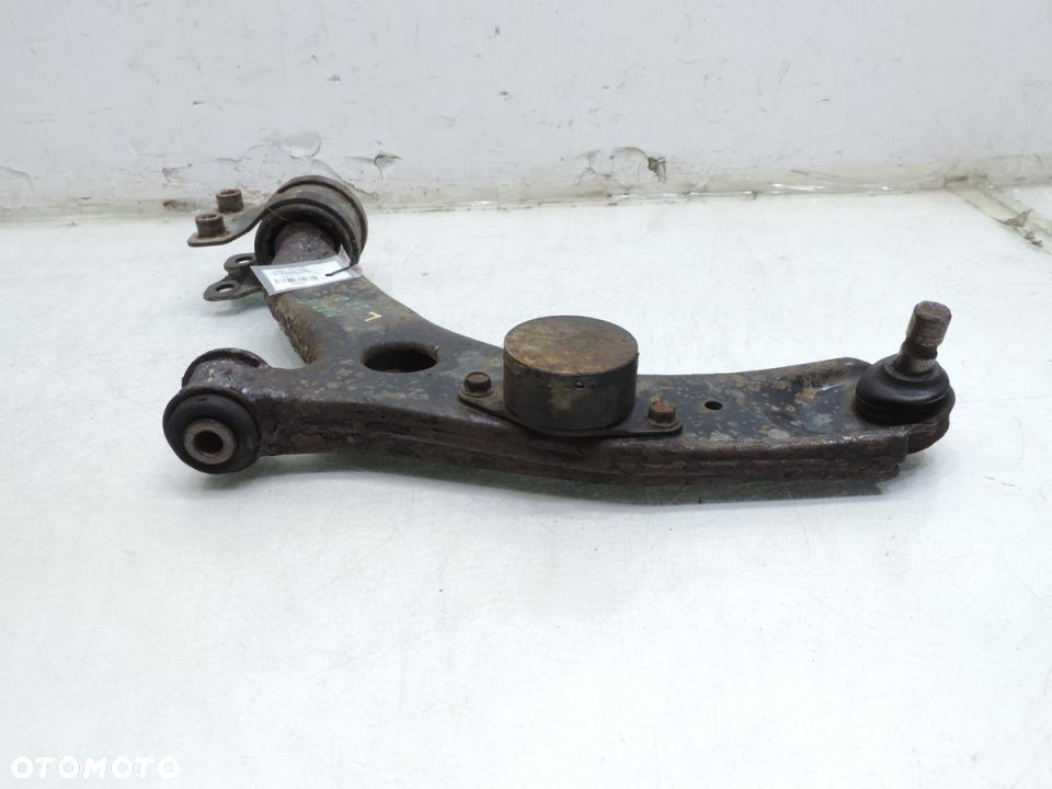 WAHACZ LEWY PRZÓD MAZDA 5 I 2.0 D - 6