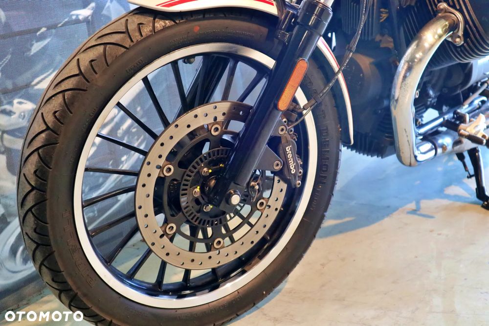 Moto Guzzi V9 - 3