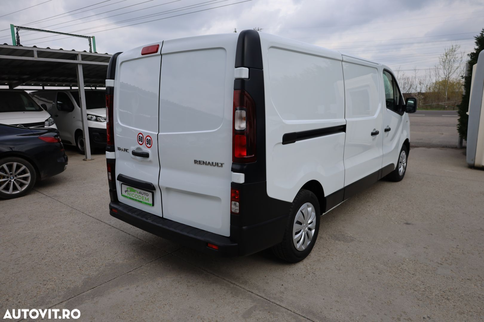 Renault Trafic 2,0 dci L2H1 - 7