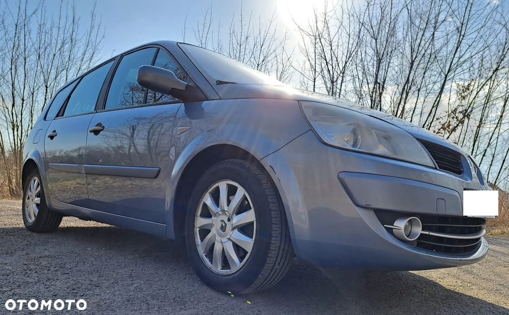 Renault Scenic - 1