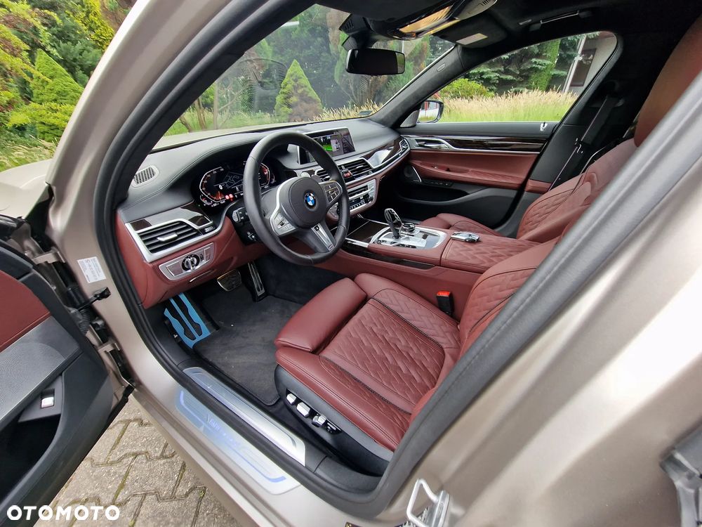 BMW Seria 7 750Li xDrive - 15
