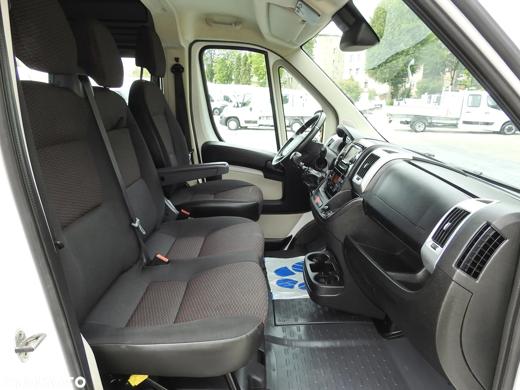 Peugeot BOXER FURGON BRYGADÓWKA 6 MIEJSC TEMPOMAT NAWIGACJA KLIMATYZACJA LEDY ASO 160KM [ H80381 ] - 34