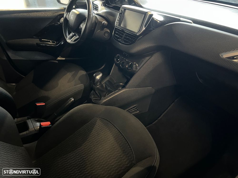 Peugeot 208 1.2 PureTech Style - 17