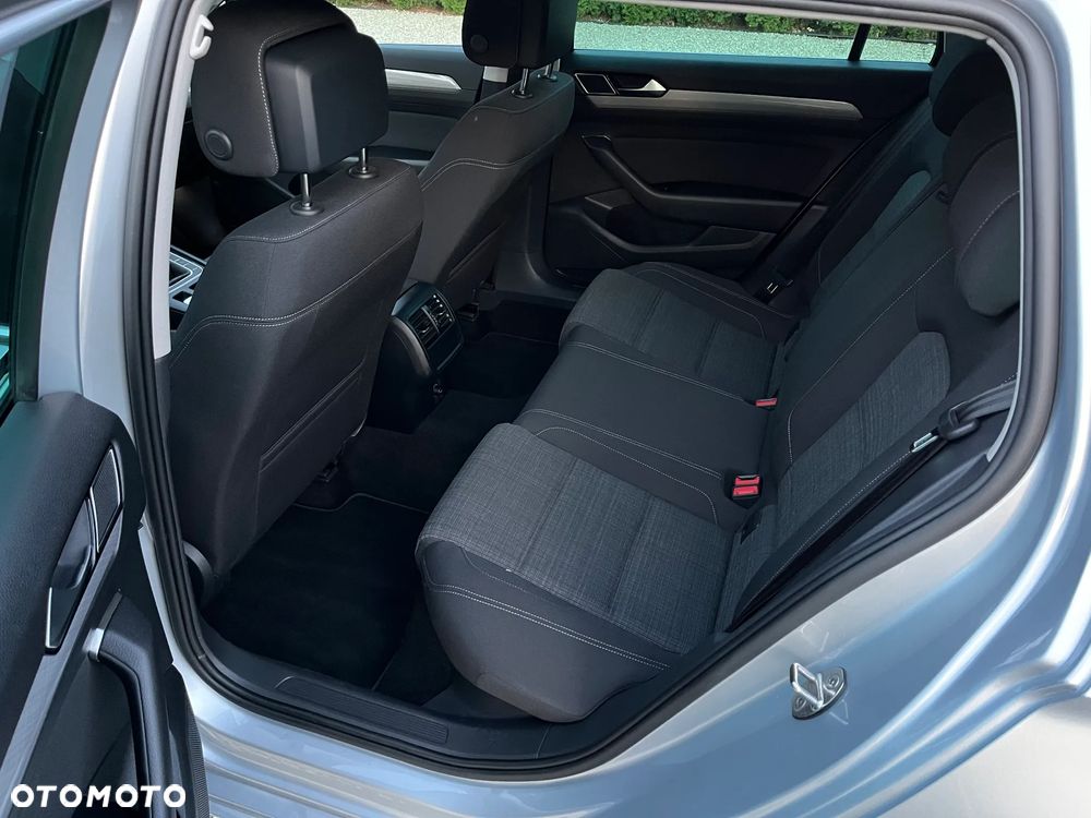 Volkswagen Passat Variant 2.0 TDI EVO Business - 7