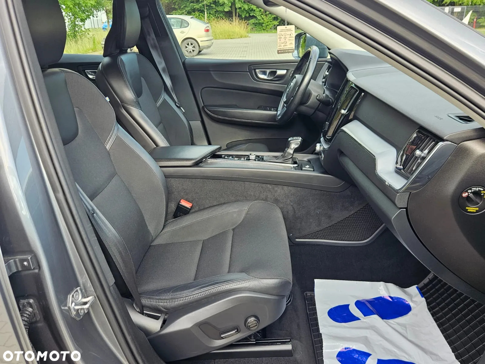 Volvo XC 60 D4 Momentum - 4