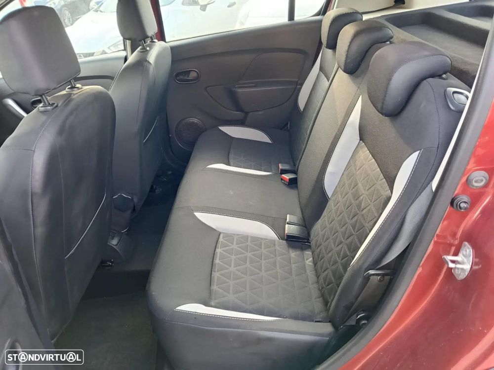 Dacia Sandero 1.5 dCi Stepway - 11