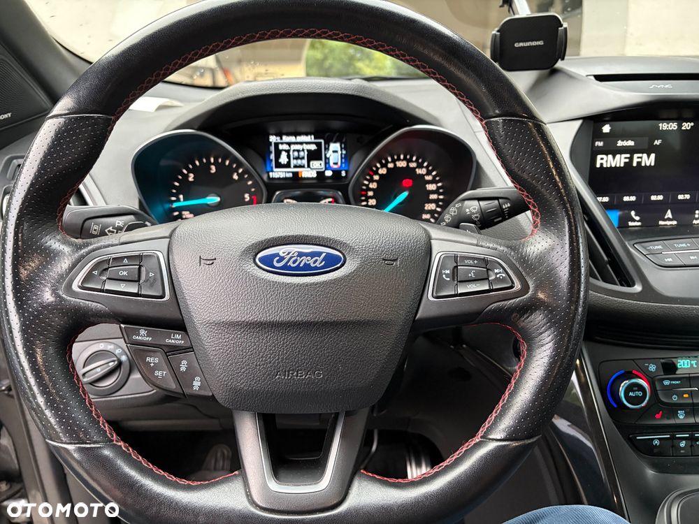 Ford Kuga 2.0 TDCi AWD ST-Line - 4