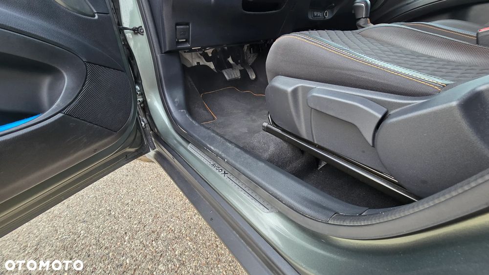 Toyota Aygo X 1.0 VVT-i JBL Edition X-shift - 10