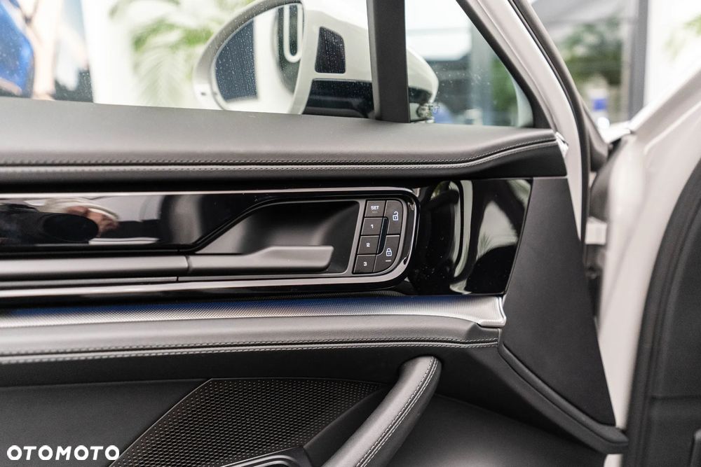 Porsche Panamera - 23
