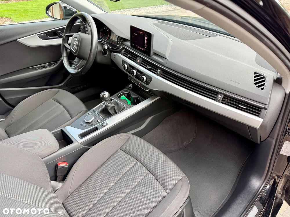 Audi A4 Limousine - 23