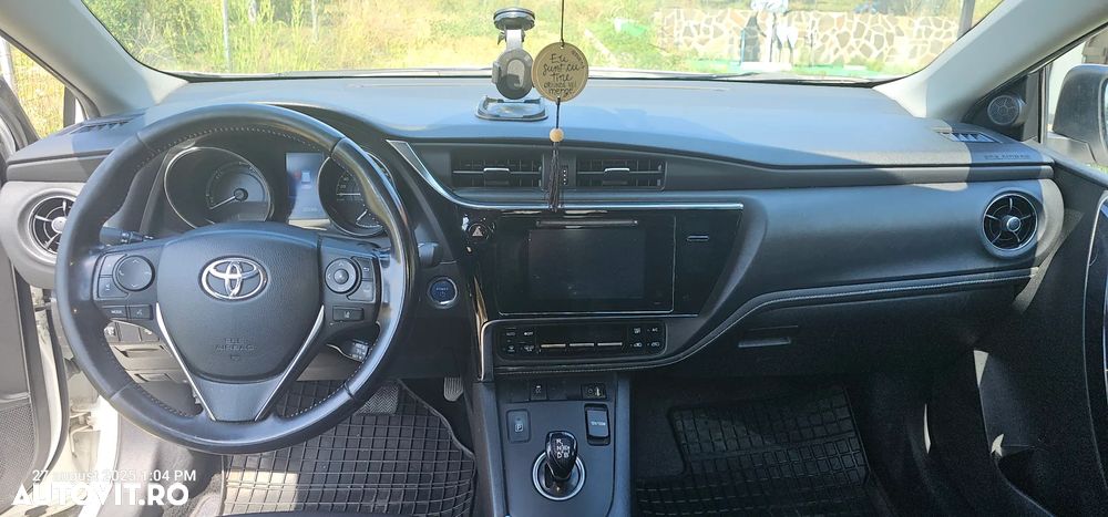 Toyota Auris - 4
