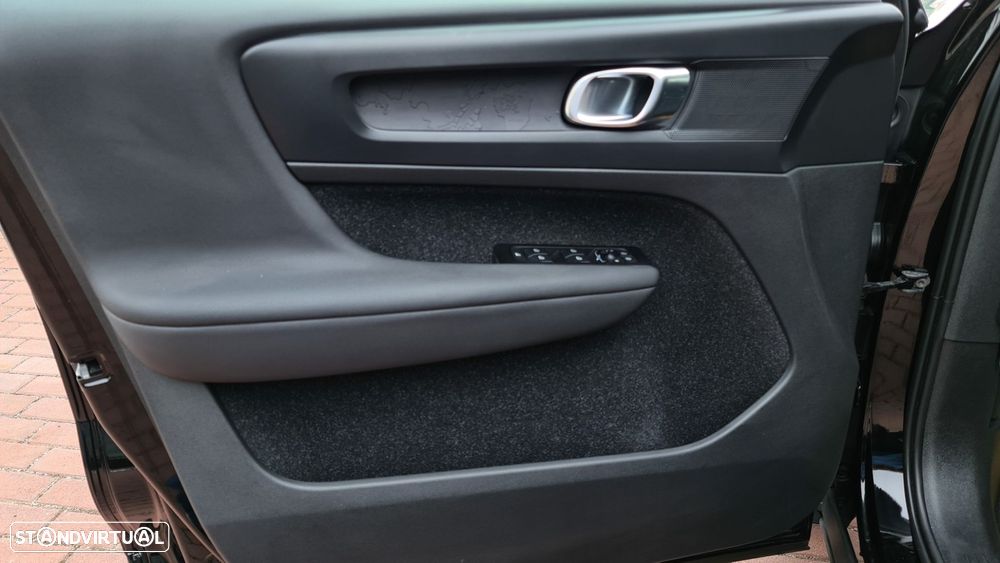 Volvo XC 40 1.5 T2 Momentum Plus - 31