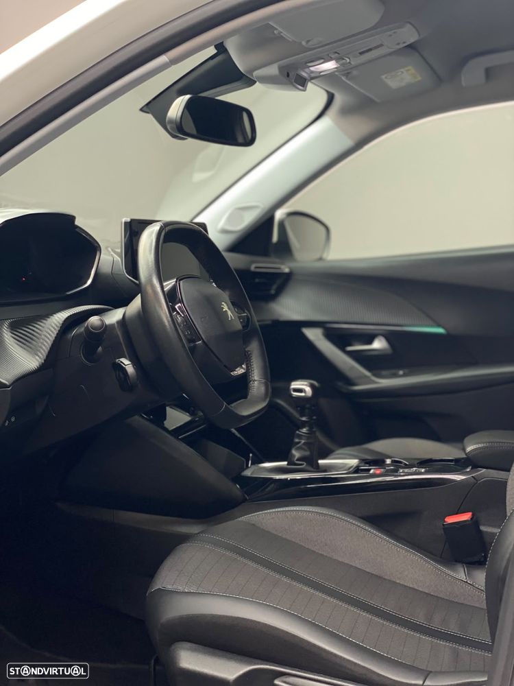 Peugeot 2008 - 8