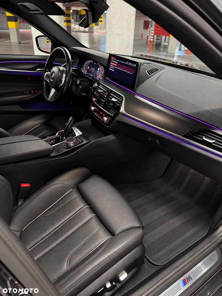 BMW Seria 5 540d xDrive mHEV M Sport sport - 18