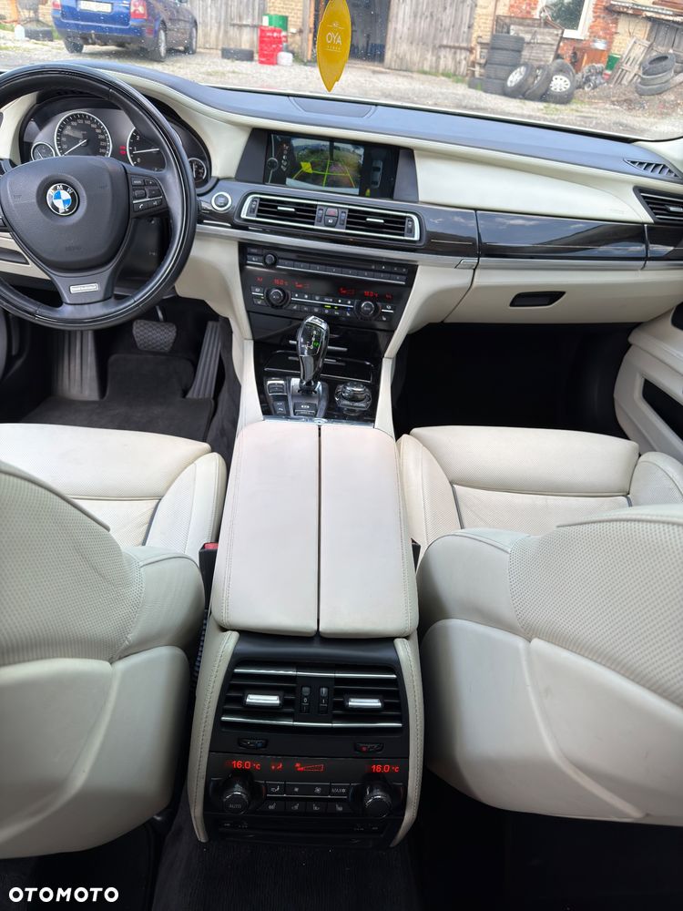 BMW Seria 7 760Li - 19