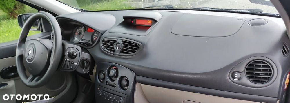 Renault Clio 1.2 16V 75 Expression - 5