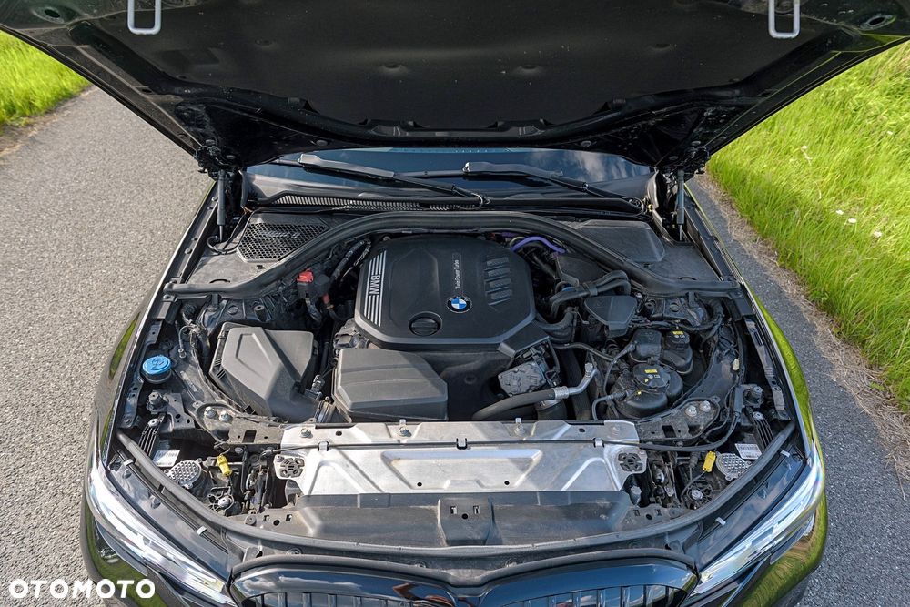 BMW Seria 3 320d xDrive mHEV M Sport - 9